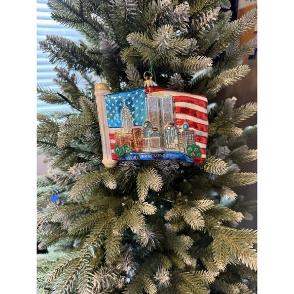 Polonaise Kurt Adler “Forever Remembered" Glass Ornament Patriotic 9/11 EUC - Picture 1 of 9